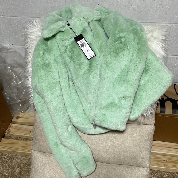 NWT mint green Pistachio faux fur jacket collar long sleeve moto
